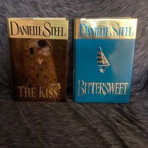 2 Danielle Steel books THE KISS & BITTERSWEET Hardcover